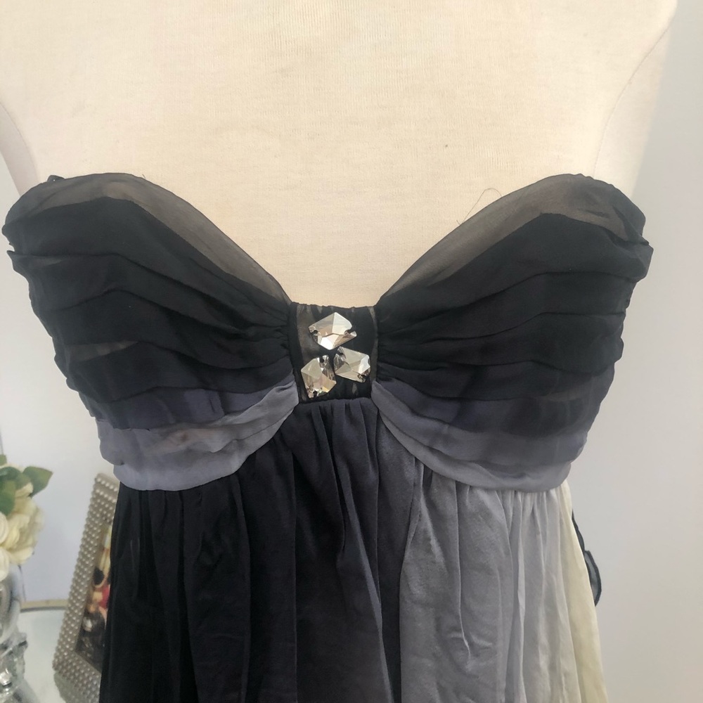 Dress - Picture 2 of 8